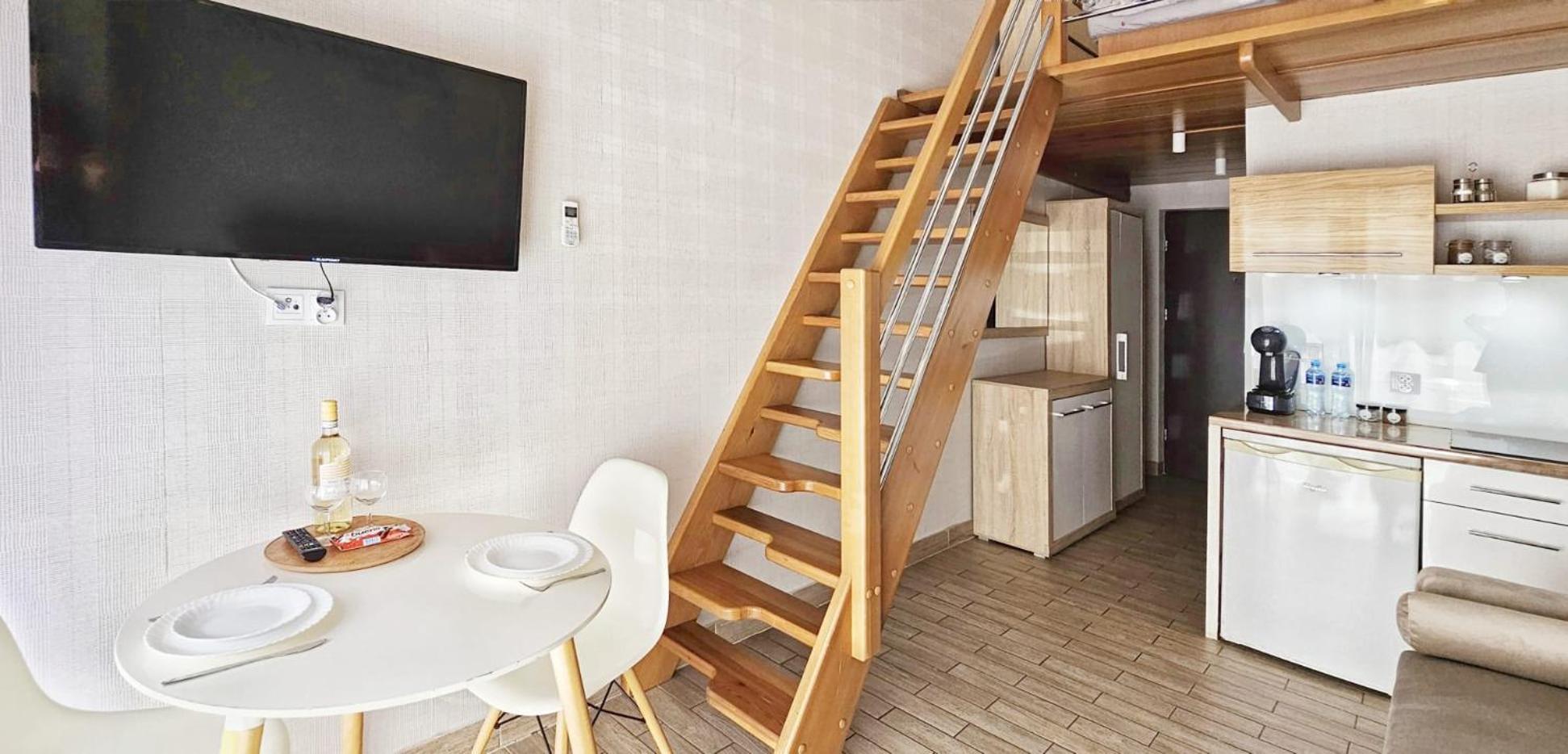 Slavia New S8 Apartment *